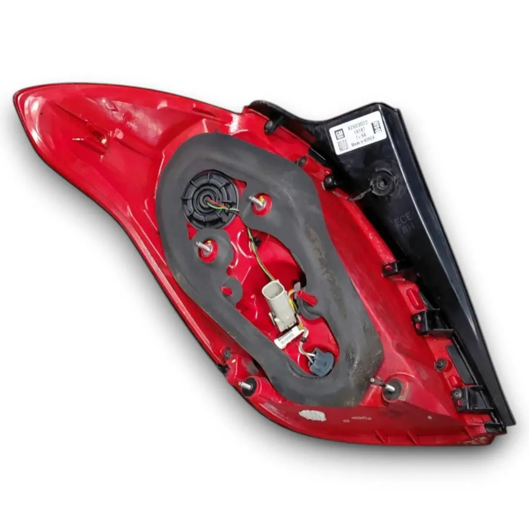 Dettaglio Fanale posteriore esterno sinistro Opel Mokka OEM 9833721880 - foto 2