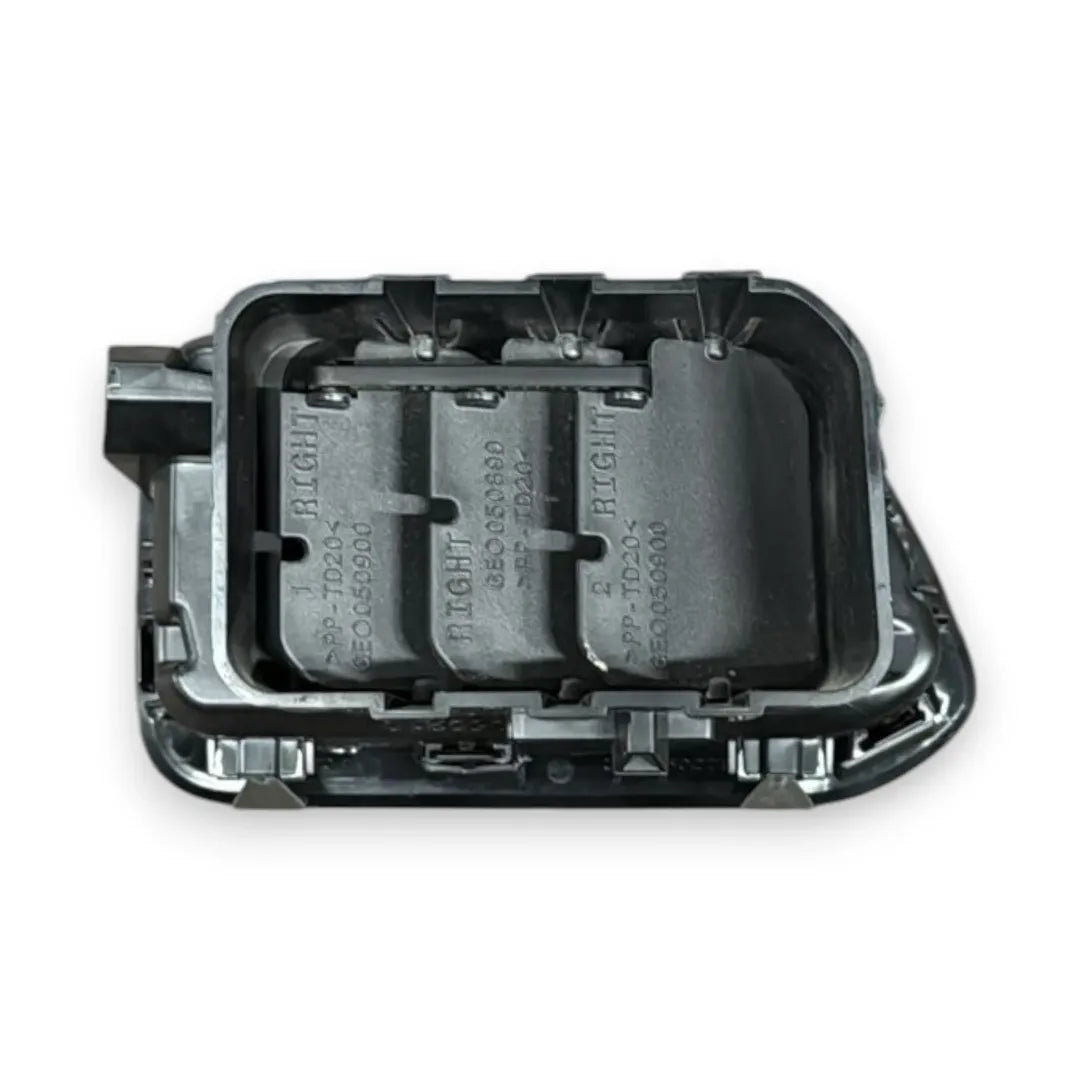 Dettaglio Bocchetta aria laterale cruscotto destra Renault Master Furgone cod. 687518035R - foto 2