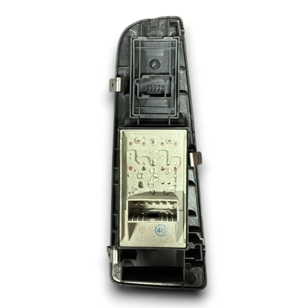 Dettaglio Pulsantiera alzacristalli sinistra Fiat Grande Punto 2005–2008 OEM 735380444 - foto 2