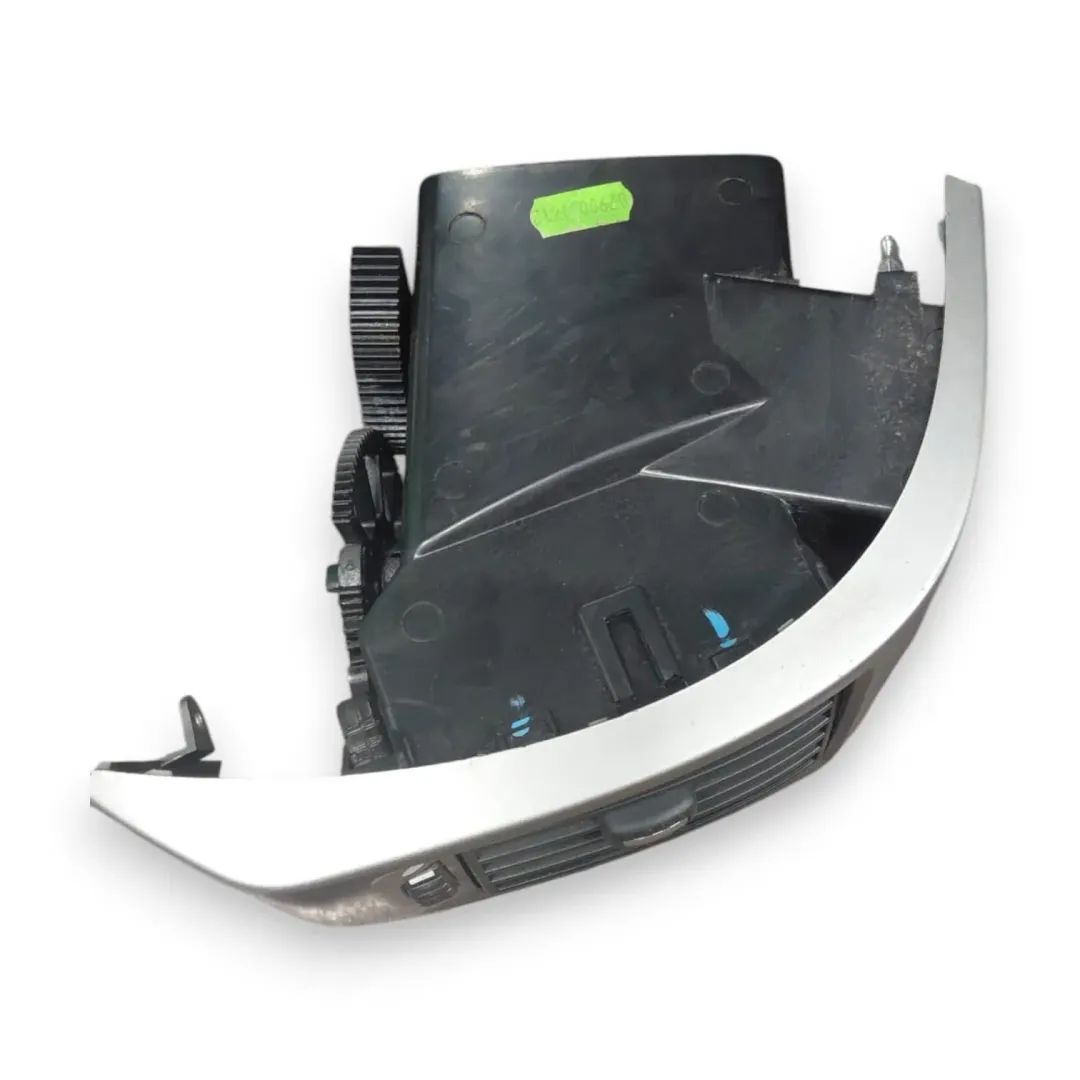 Dettaglio Bocchetta di aerazione laterale del cruscotto destra Fiat Ducato 2J OEM 735421260 - foto 3