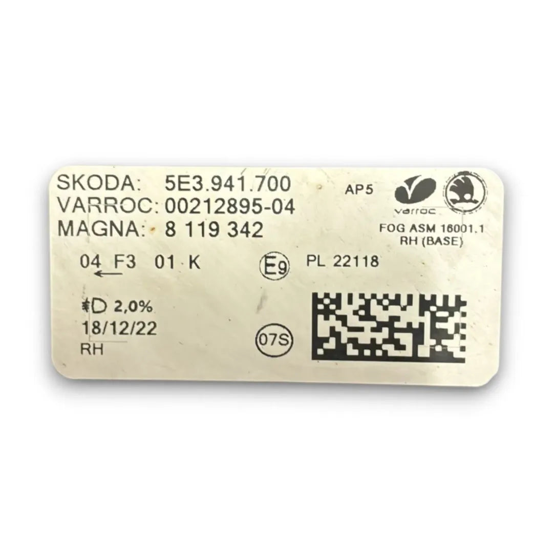 Dettaglio Luce diurna anteriore destra Skoda Octavia dal 2020 OEM 5E3941700 - foto 3