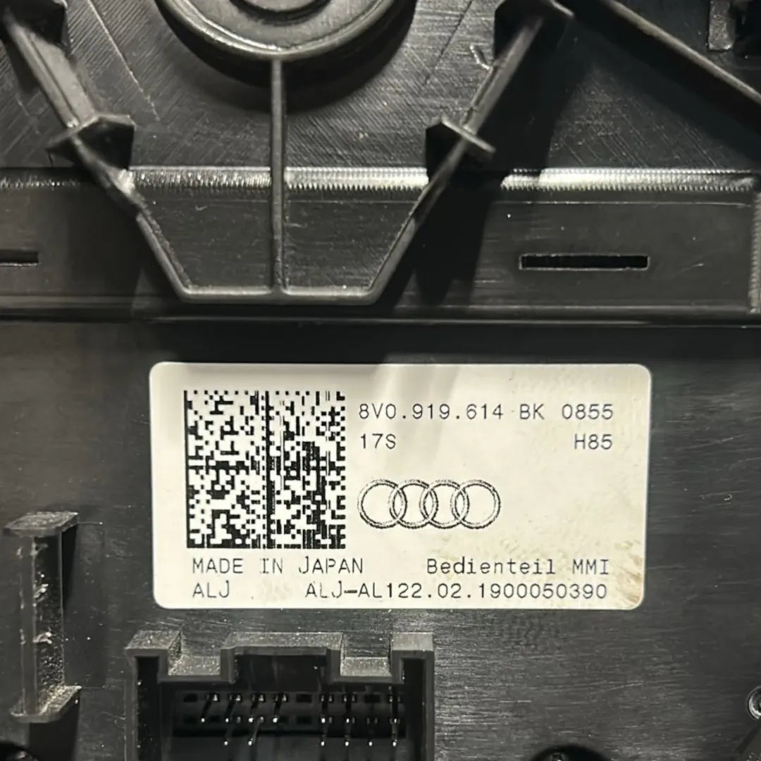 Dettaglio Blocco comandi autoradio Audi RS3 8V cod. 8V0919614BK - foto 3