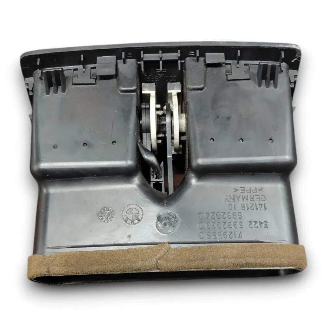 Dettaglio Bocchetta aria posteriore consolle centrale BMW Serie 3 E90/E91 OEM 64227210648 - foto 3