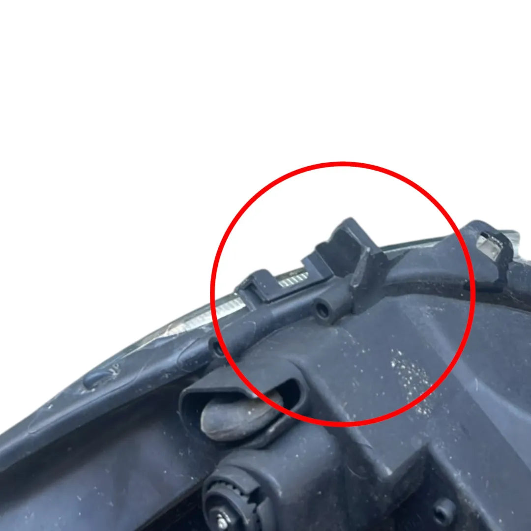 Dettaglio Faro anteriore destro Fiat 500L 2012–2018 OEM 52089190 - foto 3