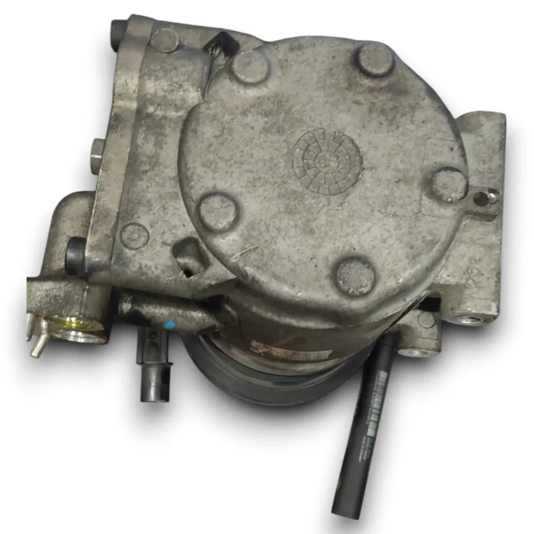 Dettaglio Compressore clima Hyundai Getz 2002–2009 OEM 977011C150 - foto 3