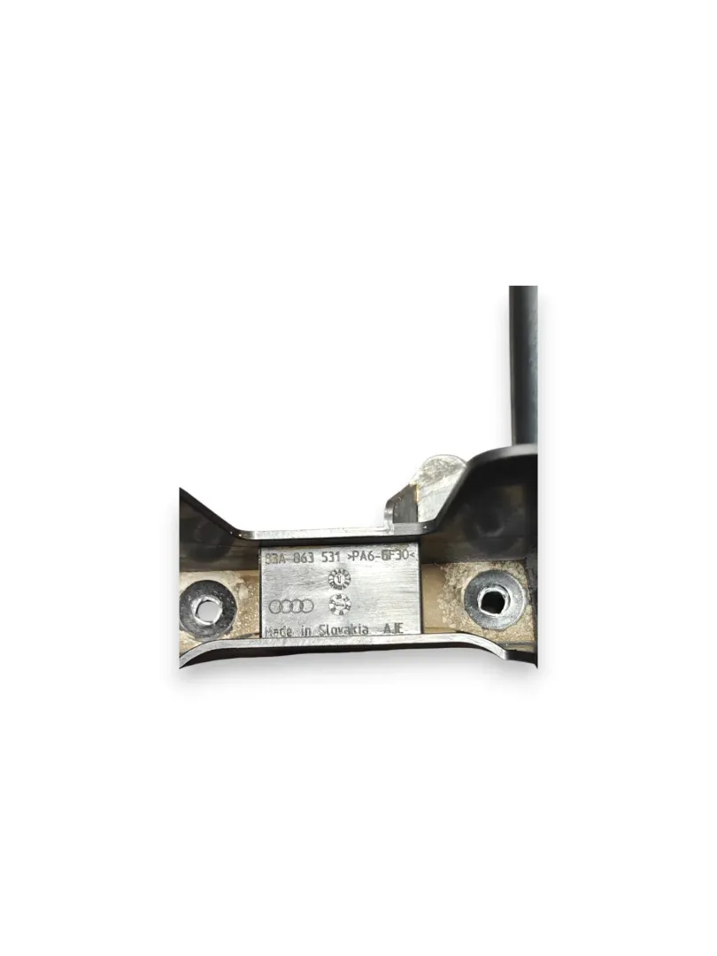 Dettaglio Rivestimento della consolle centrale Audi Q3 F3B cod. 83A863531 - foto 3