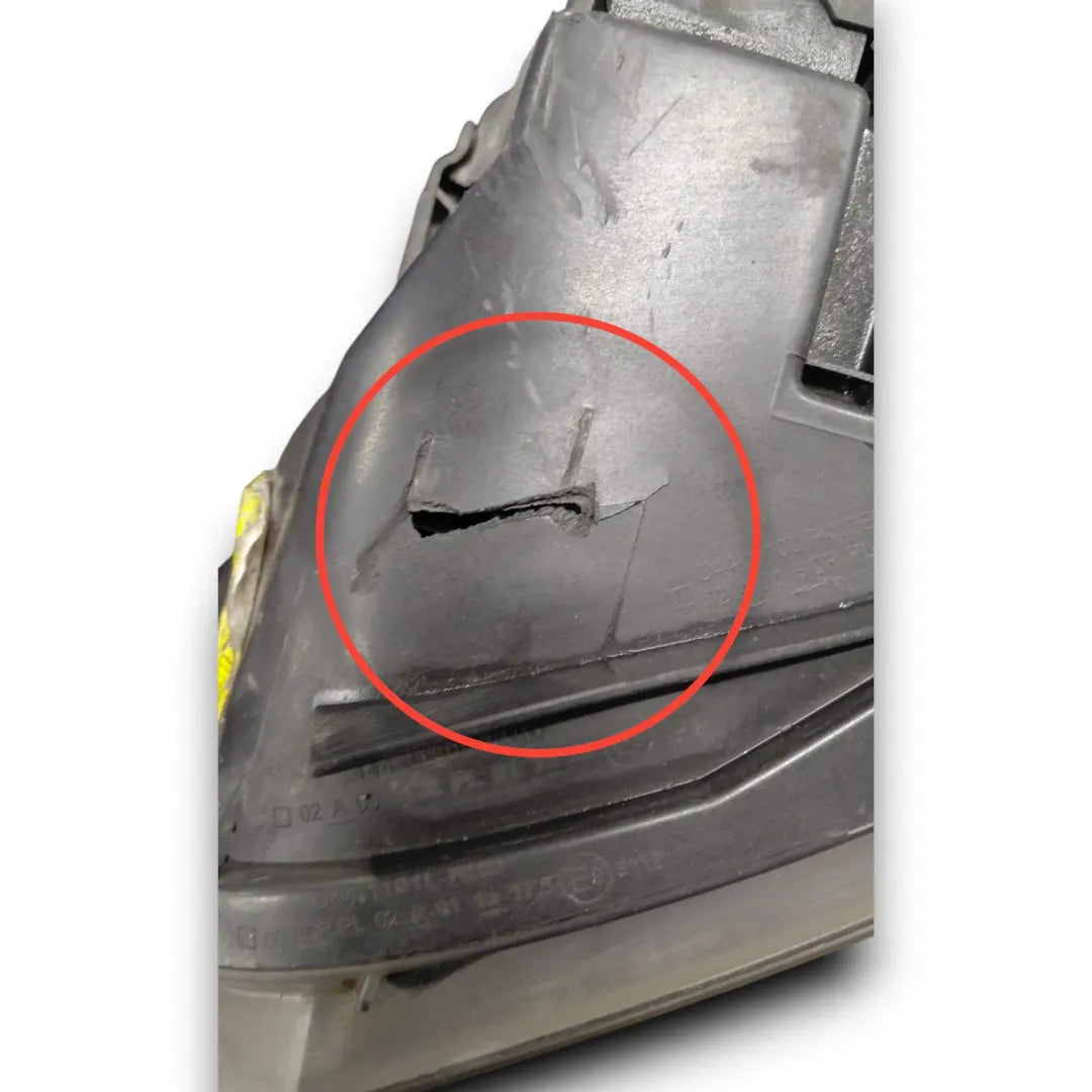 Dettaglio Faro anteriore sinistro BMW Serie 3 E90/E91 OEM 63117240263 - foto 3