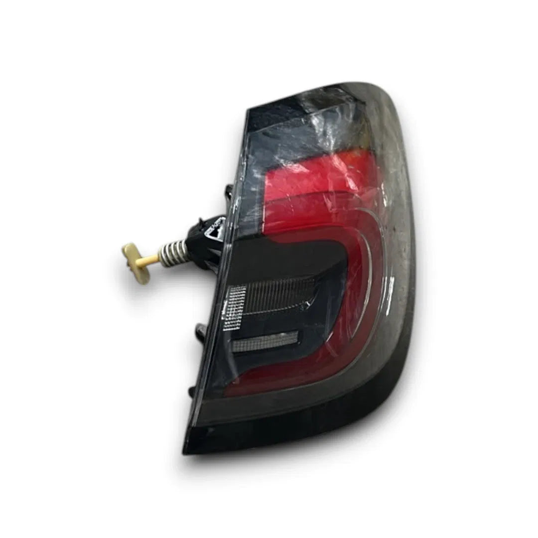 Dettaglio Fanale posteriore esterno destro Ford Puma 2019–2024 OEM 2579082 - foto 3