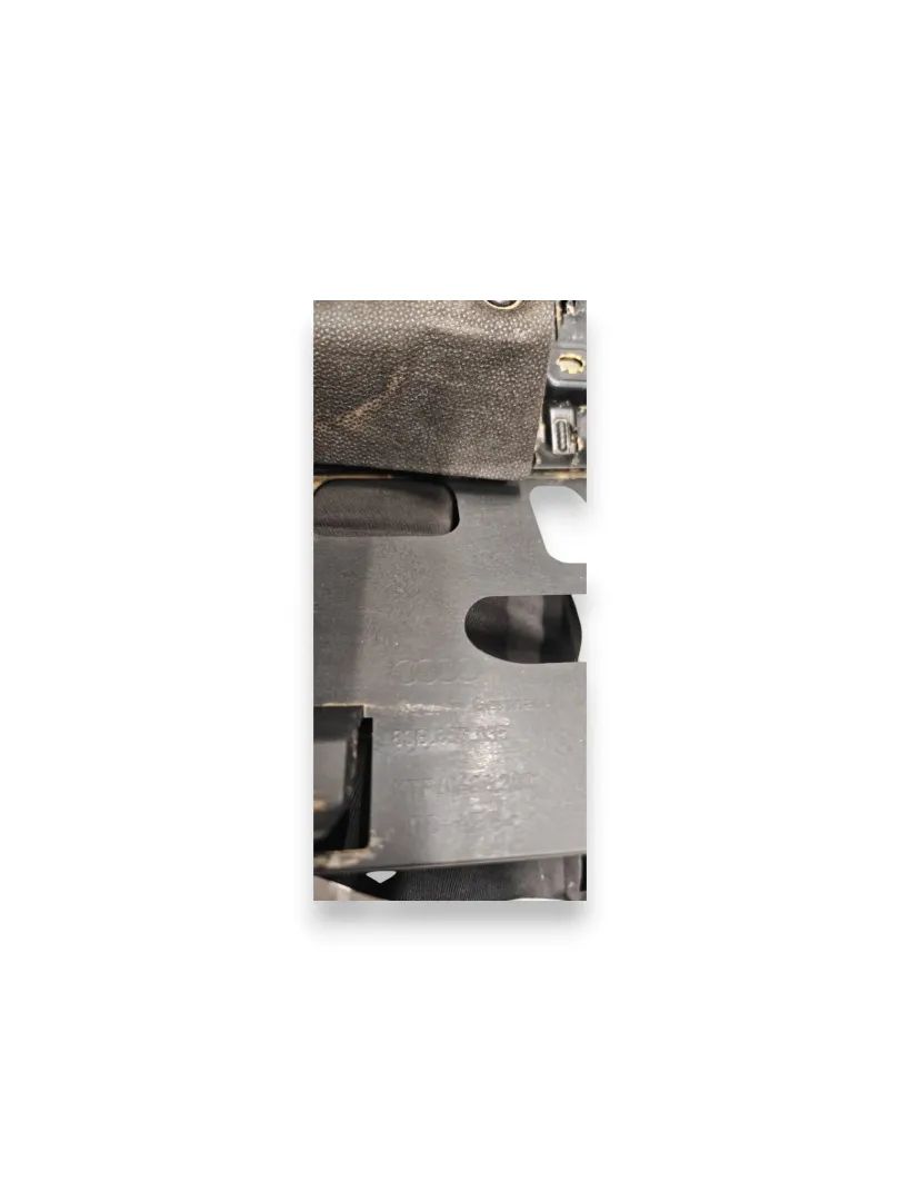 Dettaglio Cassetto portaoggetti Audi Q3 SPB F3N cod. 83B857035 - foto 3
