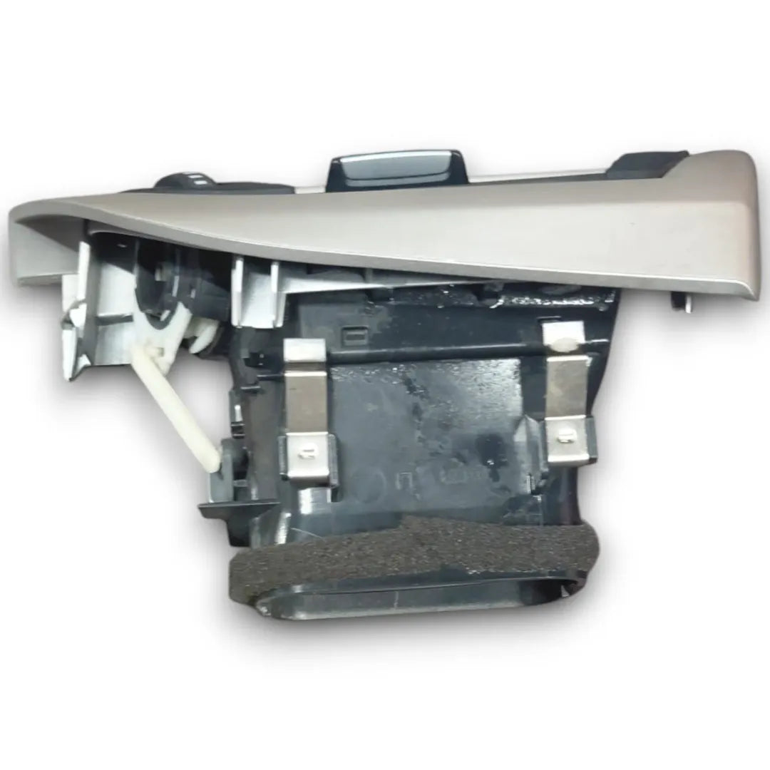 Dettaglio Bocchetta aria laterale cruscotto sinistra BMW Serie 1 5P F20 OEM 64229205355 - foto 3