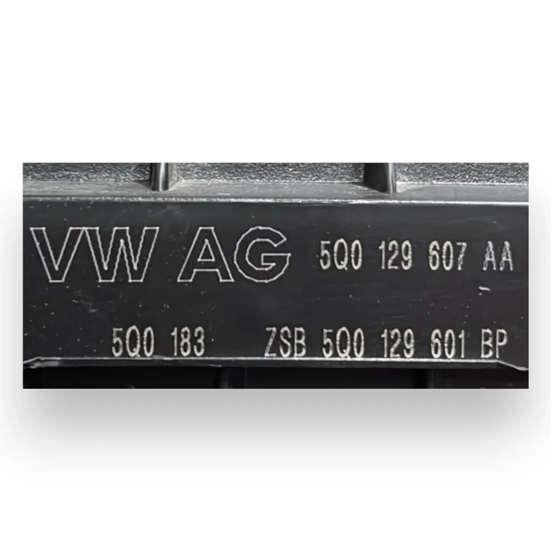 Dettaglio Gruppo filtro aria completo Audi Q2 OEM 04C129601G - foto 3