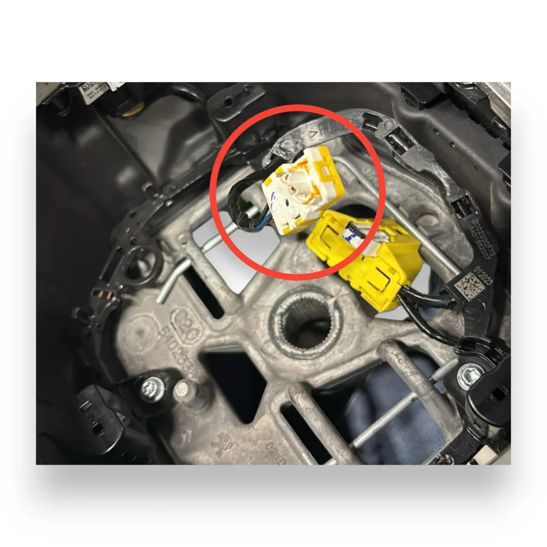 Dettaglio Volante in pelle Peugeot 2008 2019–2023 OEM 98255044ZD - foto 3