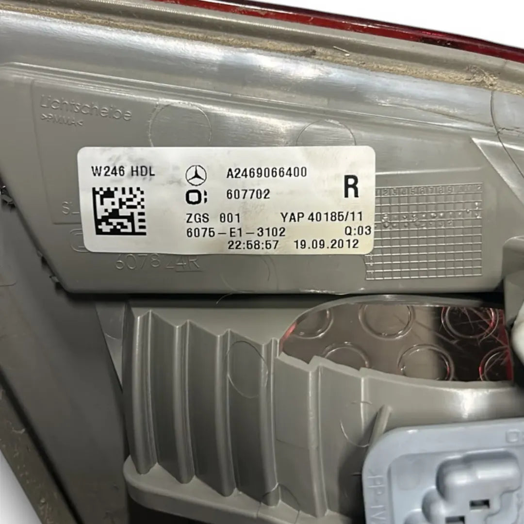 Dettaglio Fanale posteriore interno destro Mercedes-Benz Classe B T246 OEM A2469069200 - foto 3