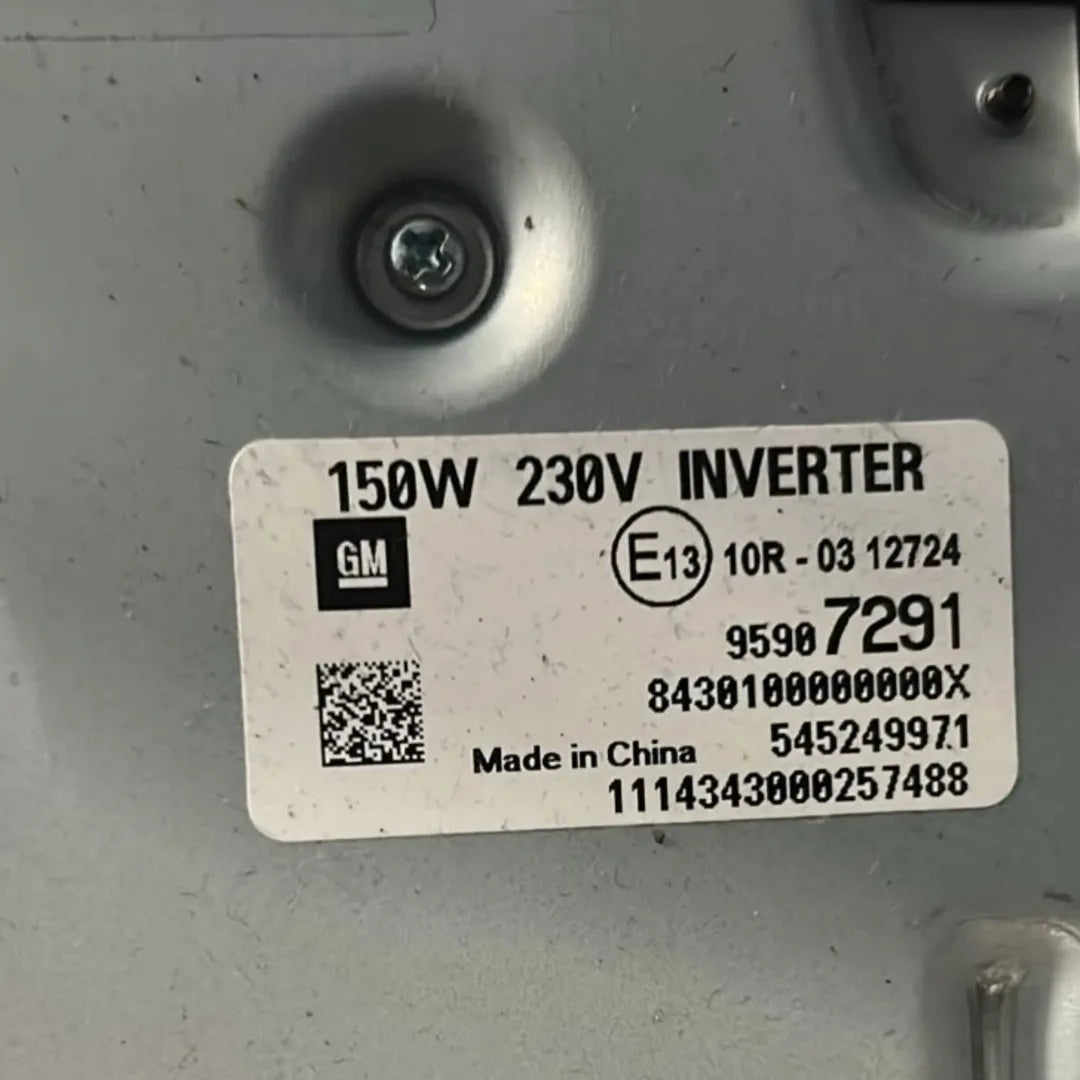 Dettaglio Inverter presa 230V 150W posteriore Opel Mokka 2012–2016 OEM 95987291 - foto 3