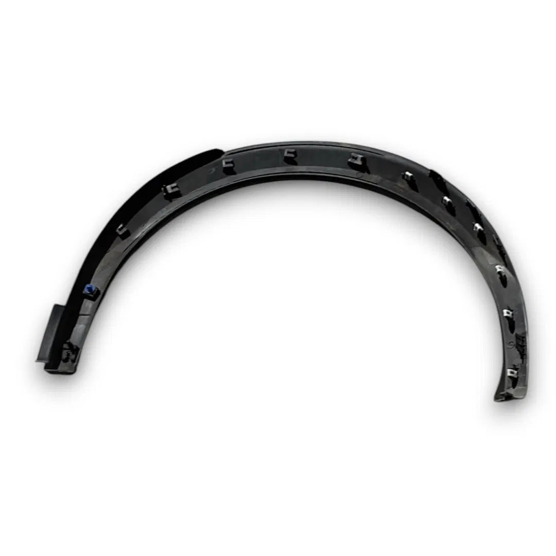 Dettaglio Modanatura arco passaruota posteriore destra Peugeot 2008 2019–2023 OEM 9825736580 - foto 3