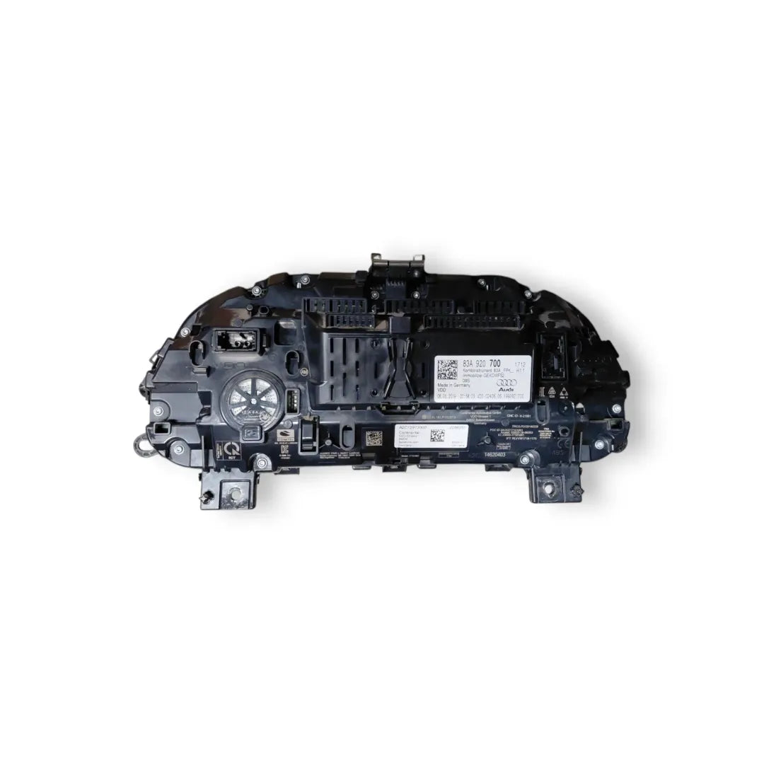 Dettaglio Quadro strumenti con tachimetro e contachilometri Audi Q3 F3B cod. 83A920700 - foto 4