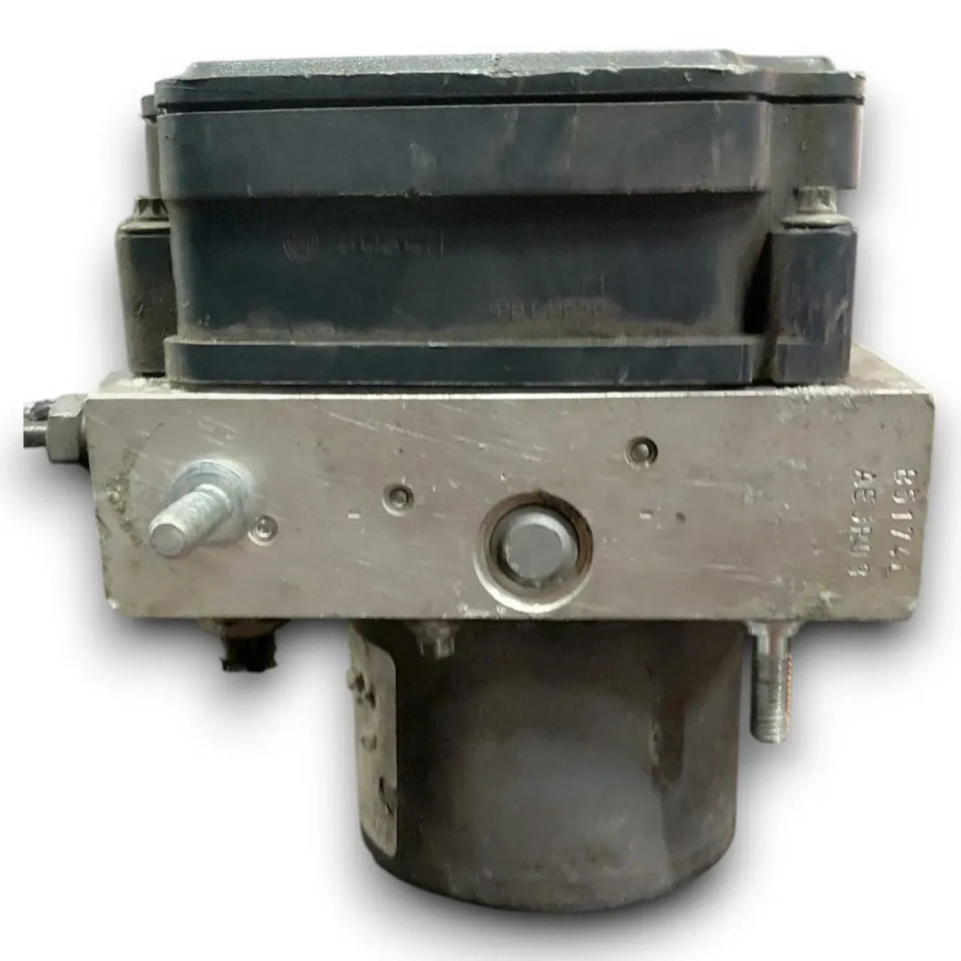 Dettaglio Pompa ABS Renault Captur cod. 2265106516 - foto 4