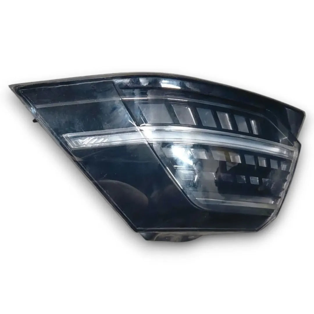 Dettaglio Fanale posteriore destro Volkswagen Golf VII dal 2012 cod. YAB-GEF-2035 - foto 4