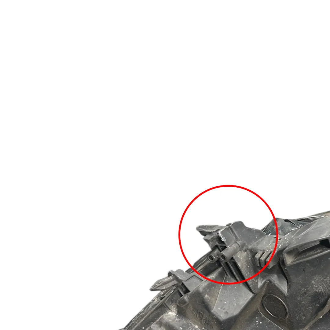 Dettaglio Faro anteriore destro Renault Megane 2016–2021 OEM 260100141R da riparare - foto 4