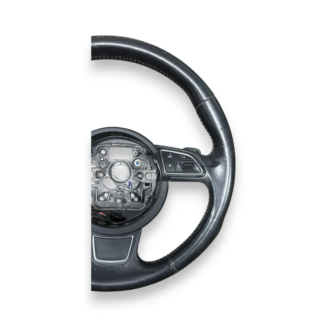Dettaglio Volante di sterzo rivestito in pelle Audi A1 8X cod. 616428400 - foto 4