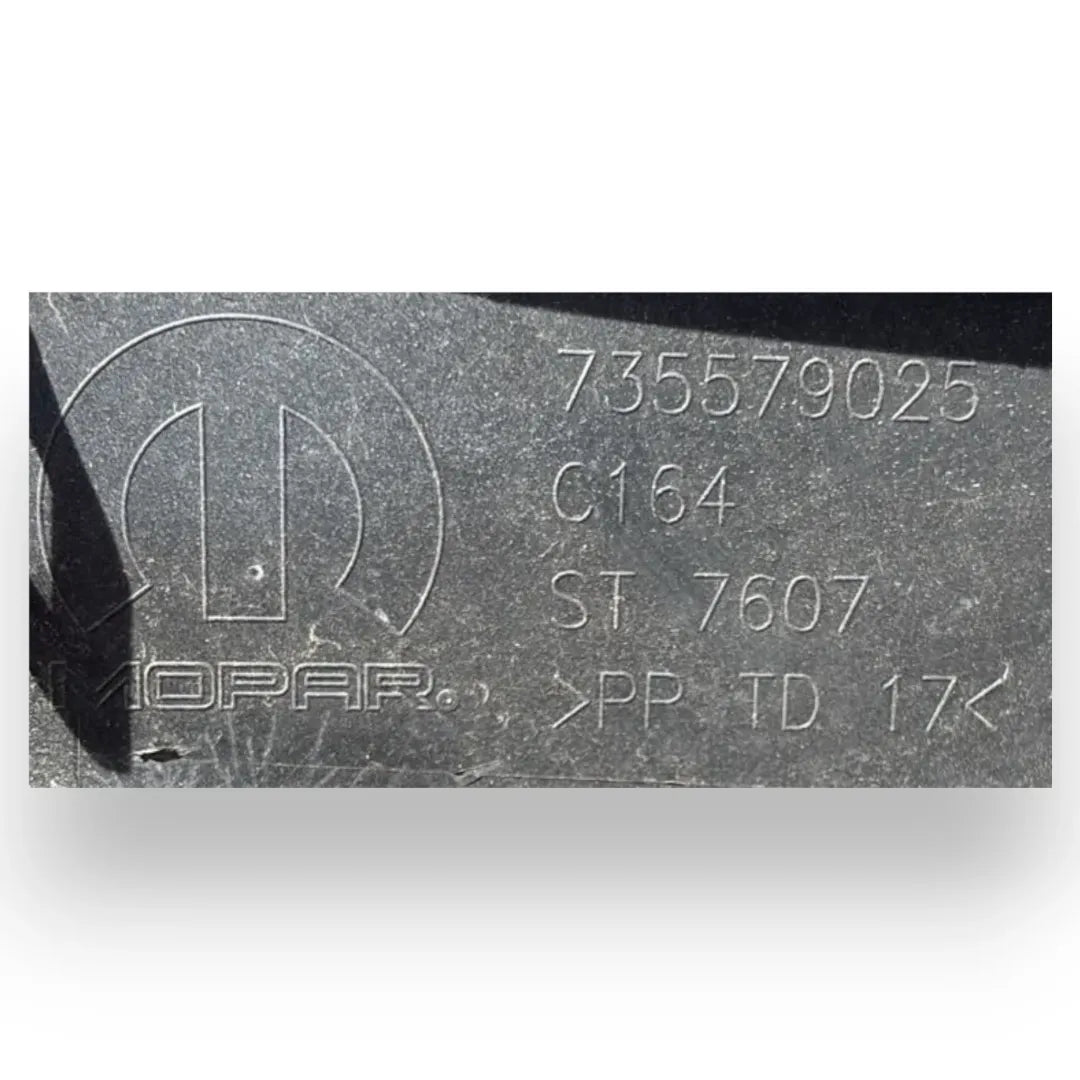 Dettaglio Paraurti anteriore Jeep Renegade cod. 735579025 - foto 4