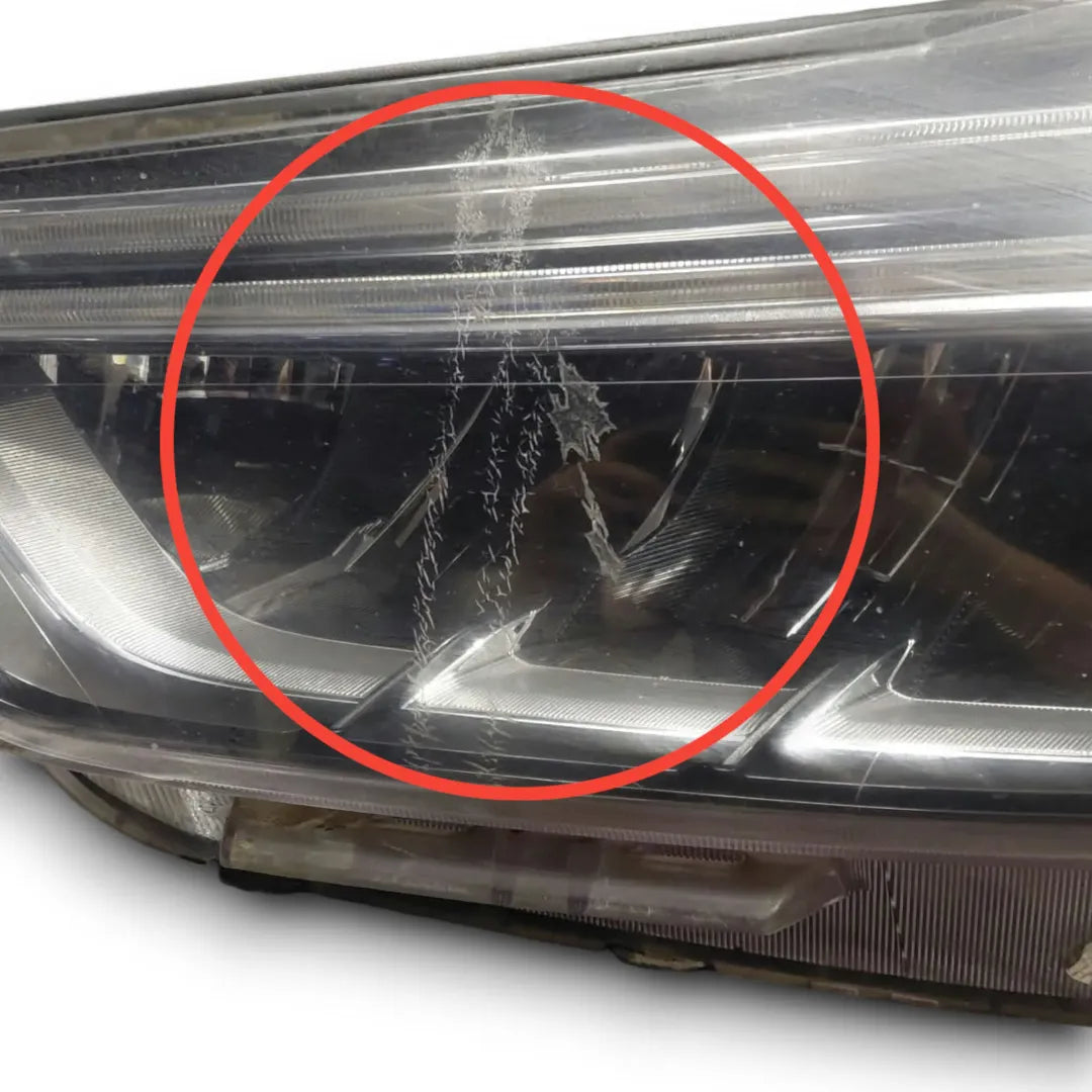 Dettaglio Faro anteriore sinistro Opel Mokka OEM 9837331880 - foto 4