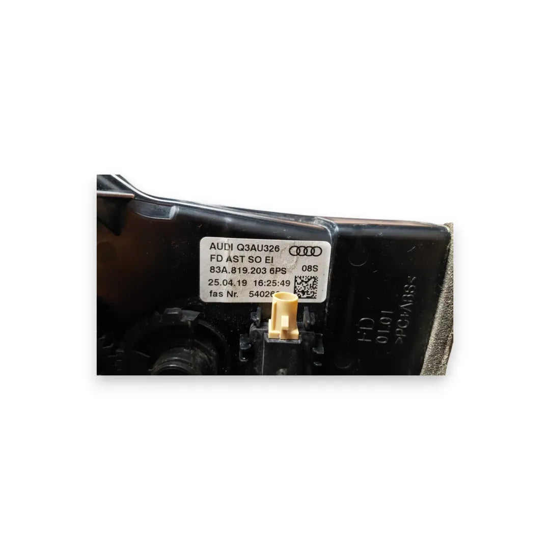 Dettaglio Bocchetta di aerazione posteriore della consolle centrale Audi Q3 F3B OEM 83A819203A6PS - foto 5