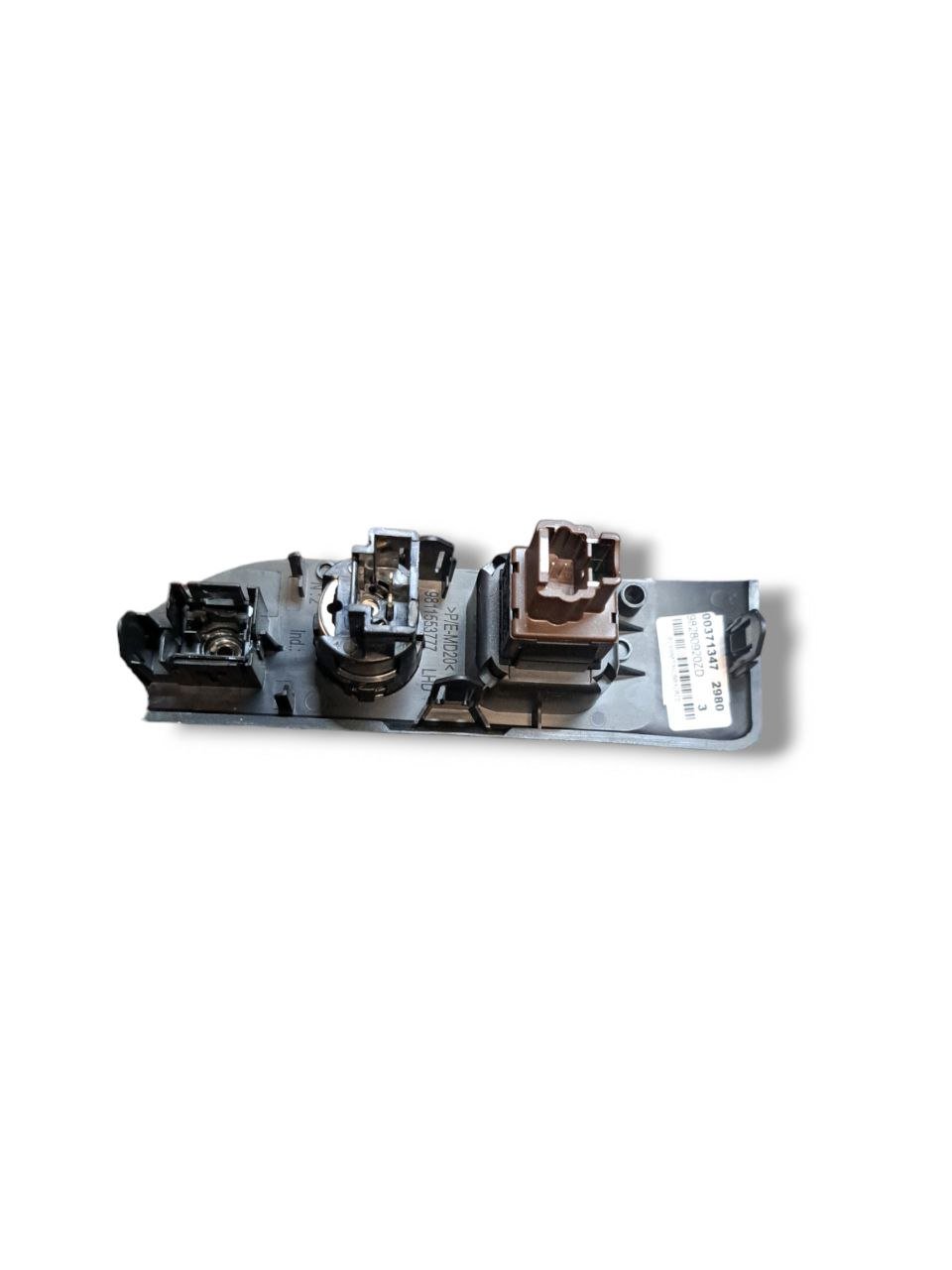 Airbag switch + cigarette lighter Peugeot Expert / Opel Vivaro / Citroen Jumpy / Fiat Scudo (2018) COD:98280920ZD - F&P CRASH SRLS - Used Parts