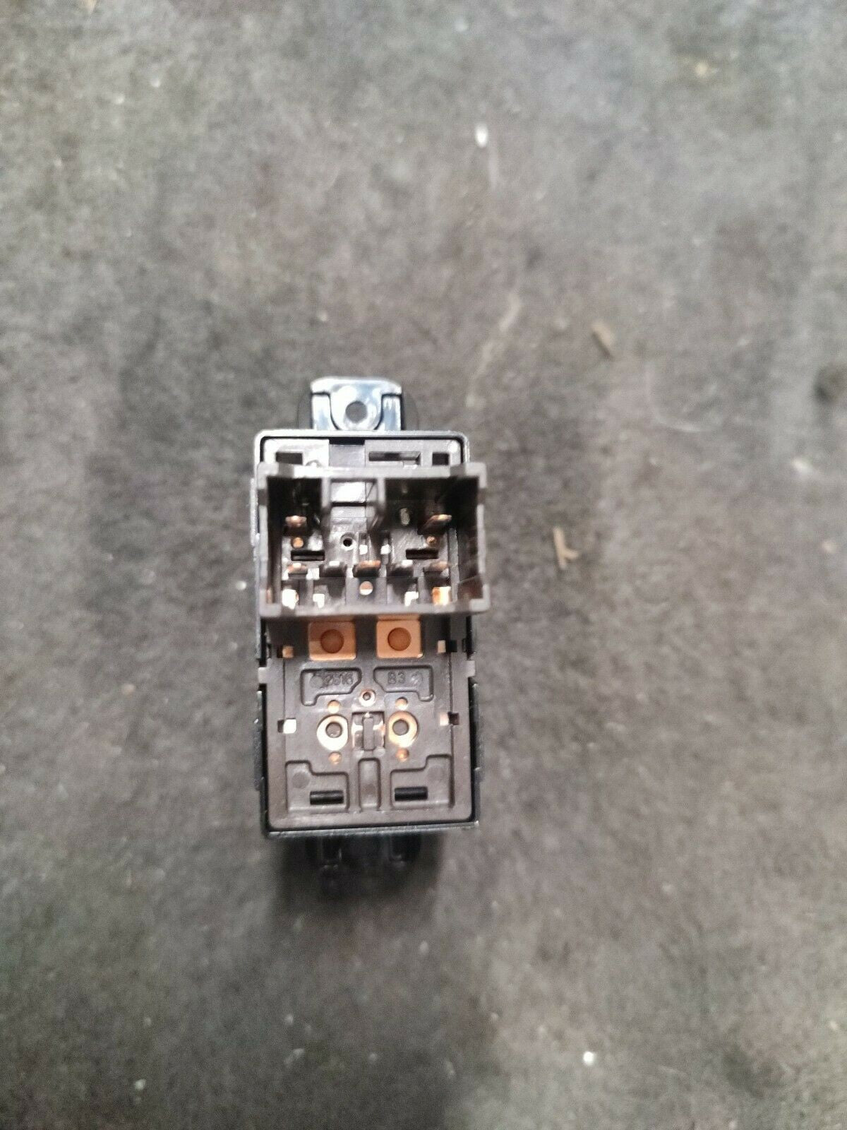 RIGHT FRONT WINDOW LIFT SWITCH HYUNDAI i20 PB 202005491 935801j000 - F&P CRASH SRLS - Used Parts