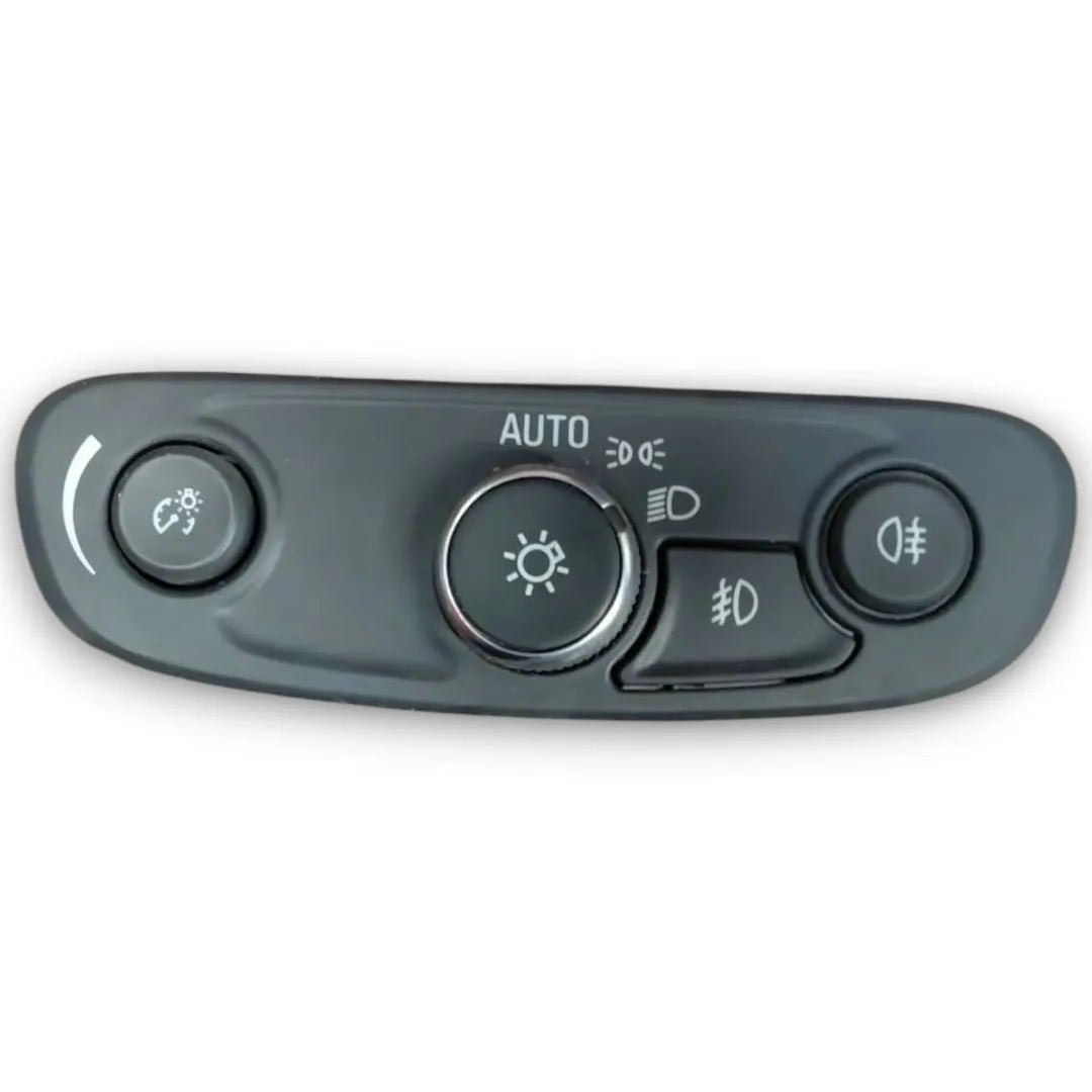 Interruttore comando luci Opel Insignia dal 2017 OEM 84215920 - F&P CRASH SRL - Ricambi Usati