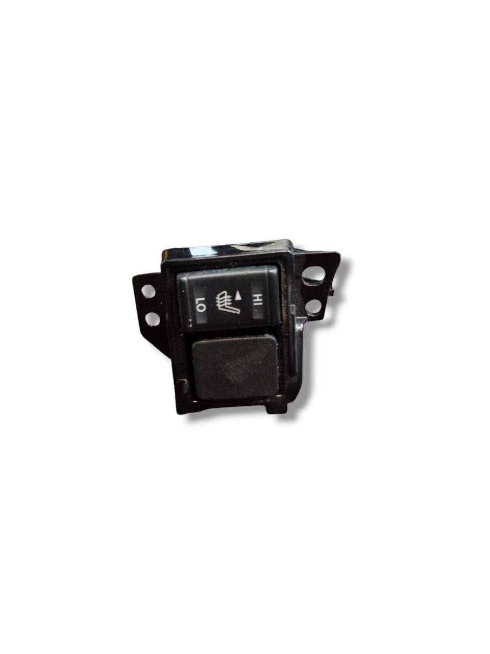 Switch / control for Nissan X-trail T32 1.6 diesel seat heating (2014-2020) code.969U64CE2A - F&P CRASH SRLS - Used Parts