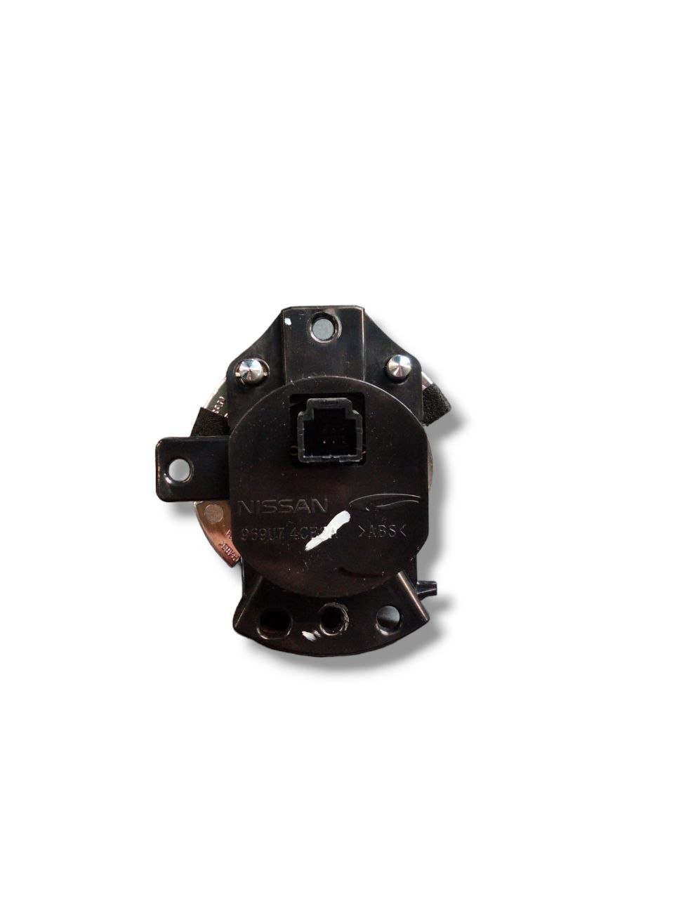 Nissan X-trail T32 1.6 diesel (2014-2020) traction switch / command code 969U74CE2A - F&P CRASH SRLS - Used Parts