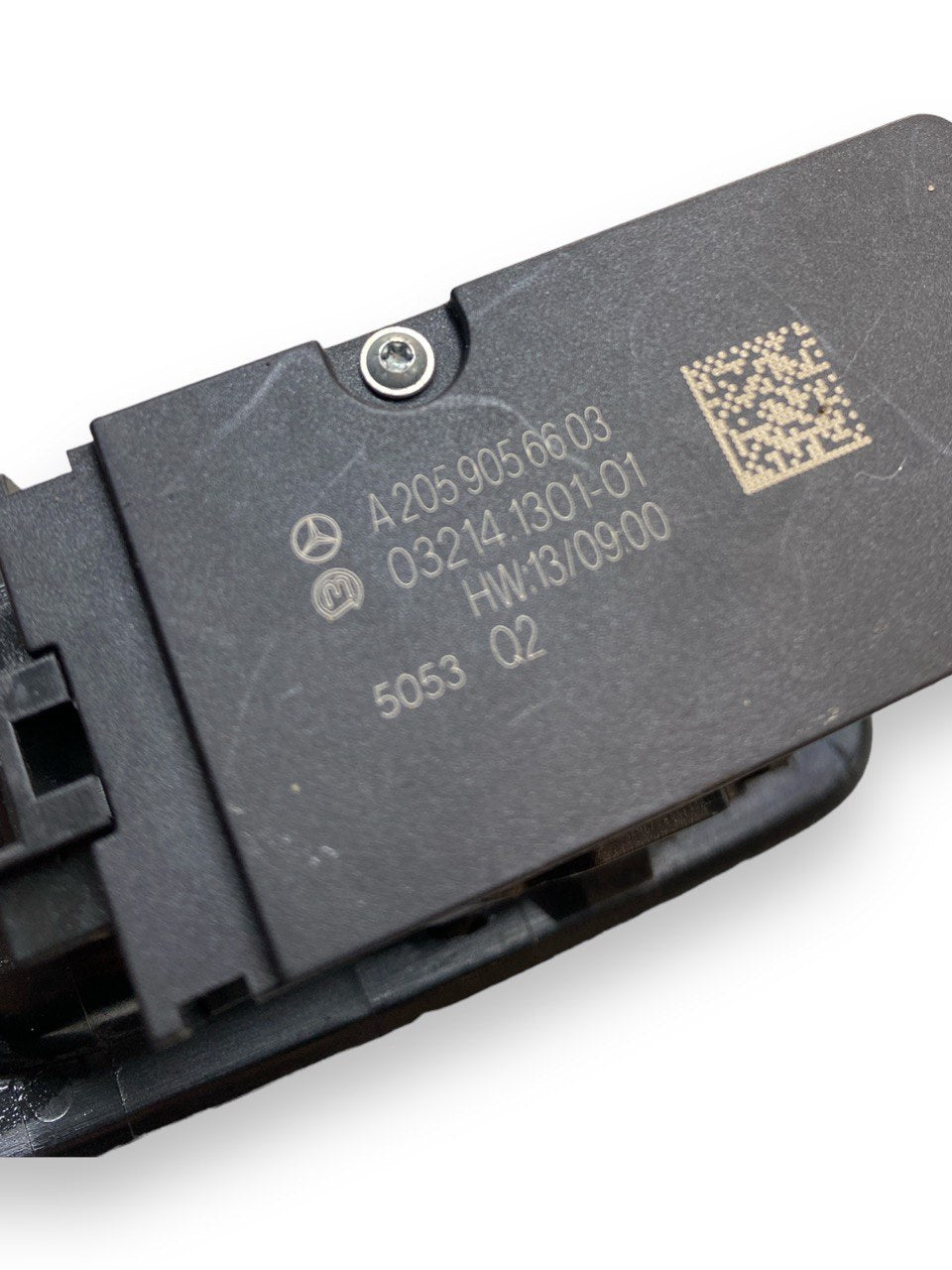 Parking brake switch Mercedes Class C W205 (2014) code A2059056603 - F&P CRASH SRLS - Used Parts