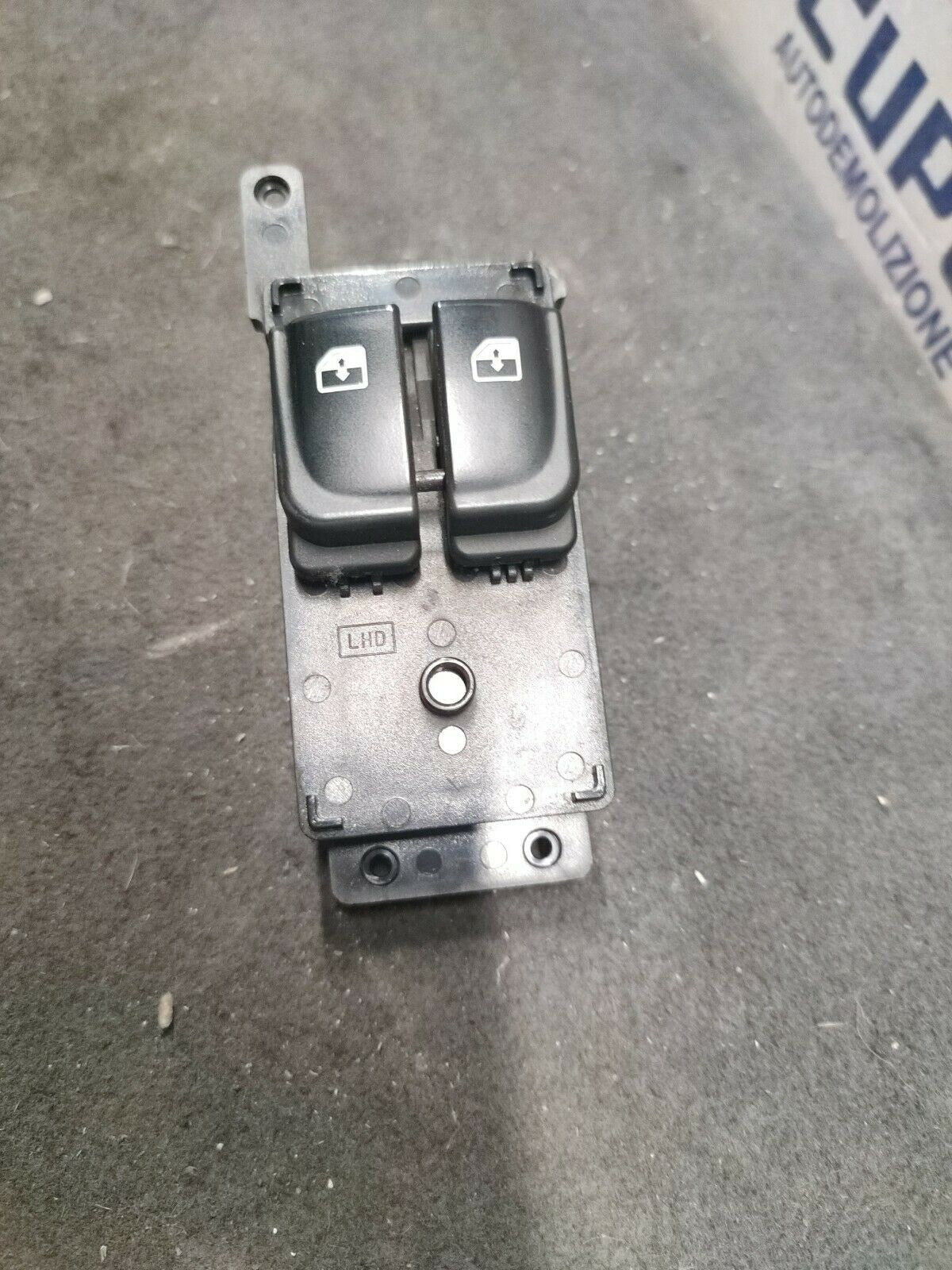 Electric window switch for HYUNDAI i20 2008-2014 OE 202008159 - F&P CRASH SRLS - Used Parts