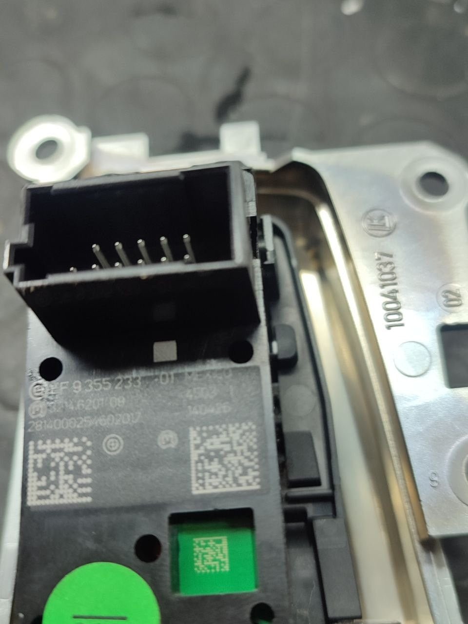 Parking brake button switch Bmw series 5 (F10 / F11 - 2015) code 9355233-01 - F&P CRASH SRLS - Used Parts