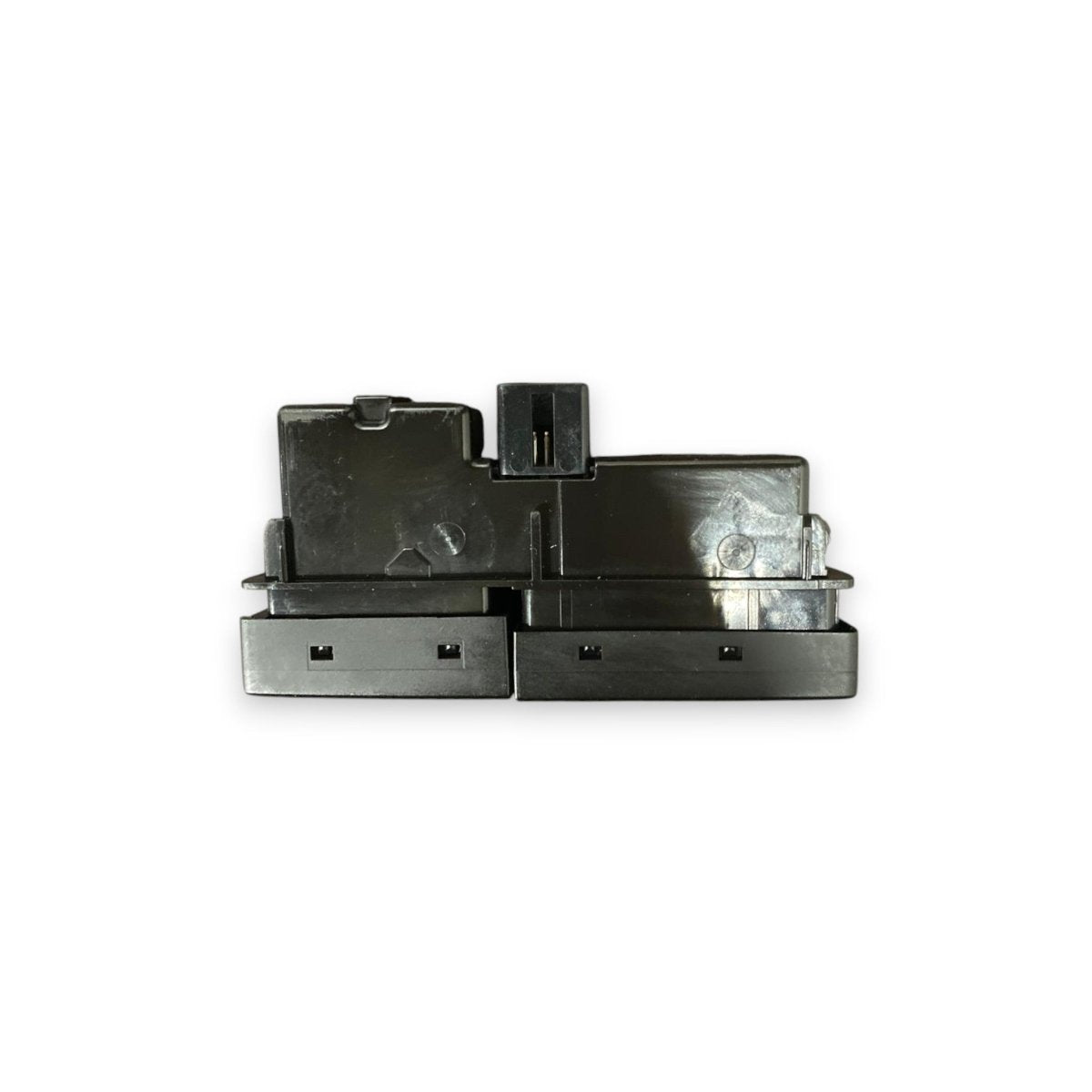 Switch / button for four-way emergency lights + airbag switch Suzuki Ignis (2017 - ) Code: 75K058 - F&P CRASH SRLS - Used Parts