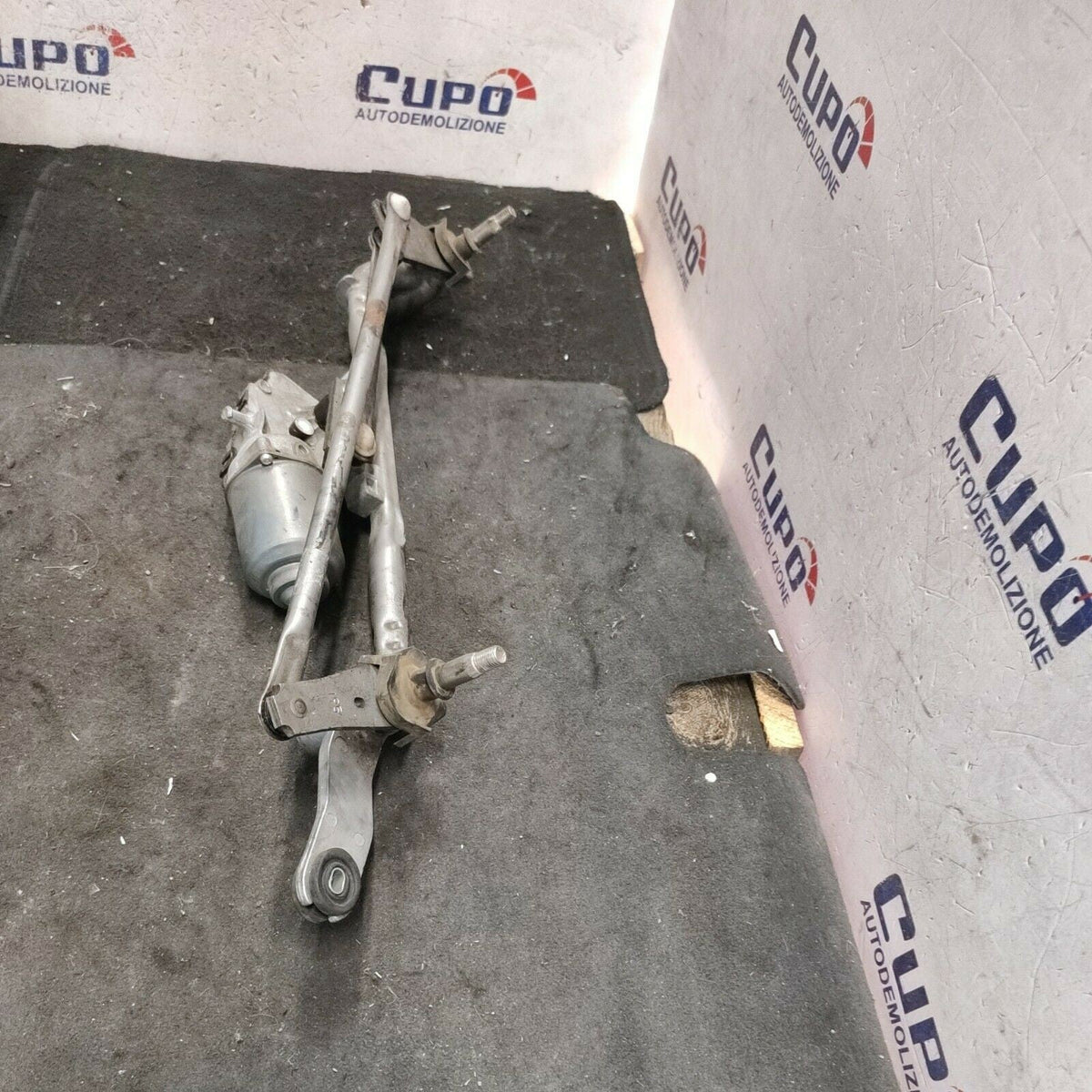 JEEP CHEROKEE (ND) 2.0 CRD 14-19 Front windshield wiper motor 68102175ad - F&P CRASH SRLS - Used Parts