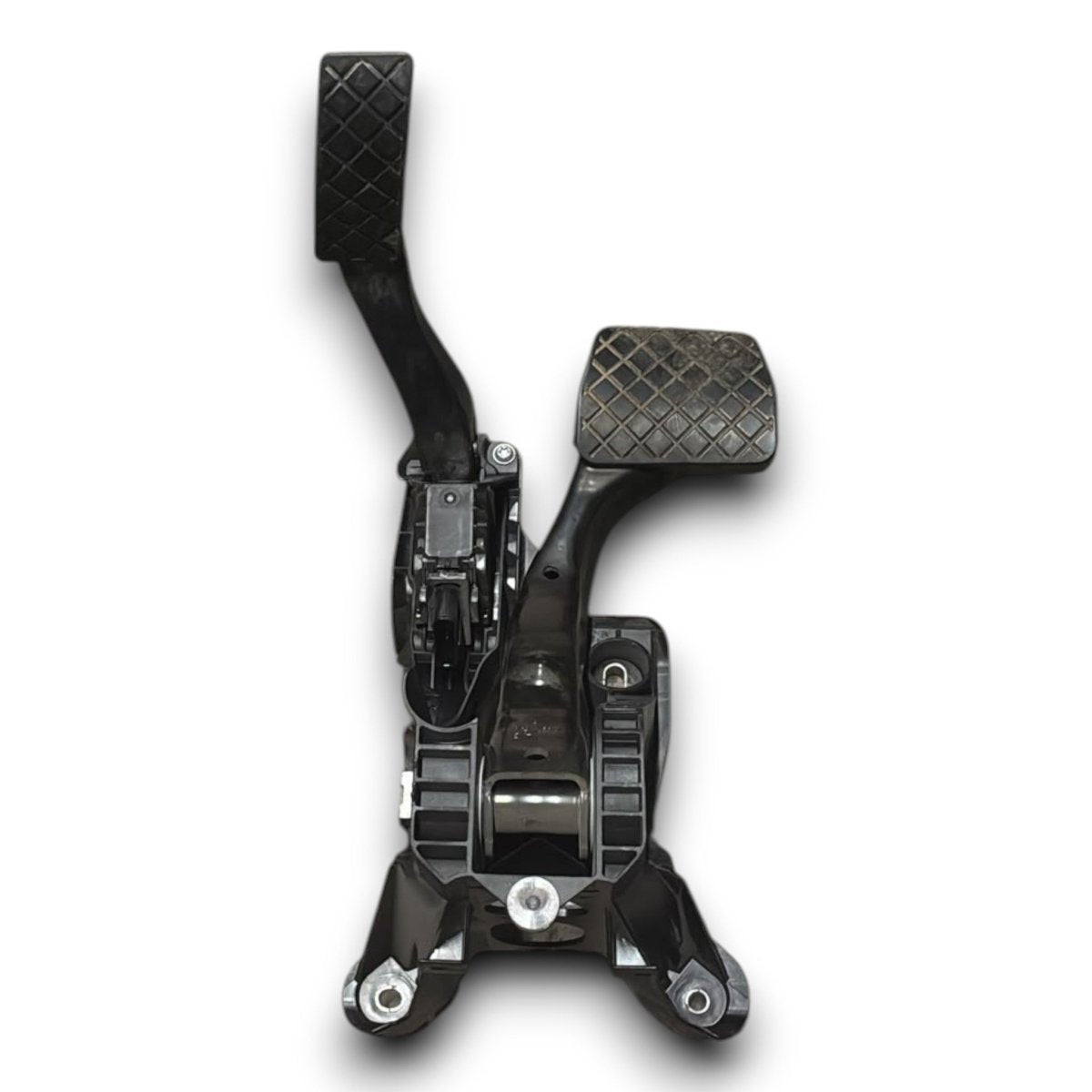 Kit pedaliera completa volkswagen tiguan ad1 cod . 5q1723058ce 2.0 diesel (2016 > 2024) - F&amp;P CRASH SRL - Ricambi Usati