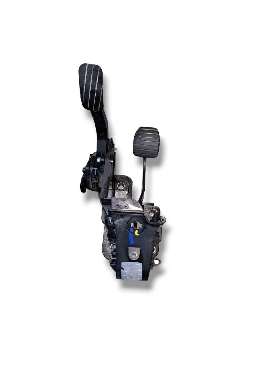 brake + accelerator pedal kit Renault Master III (2014 - 2019) COD:8200672367 - F&P CRASH SRLS - Used Parts