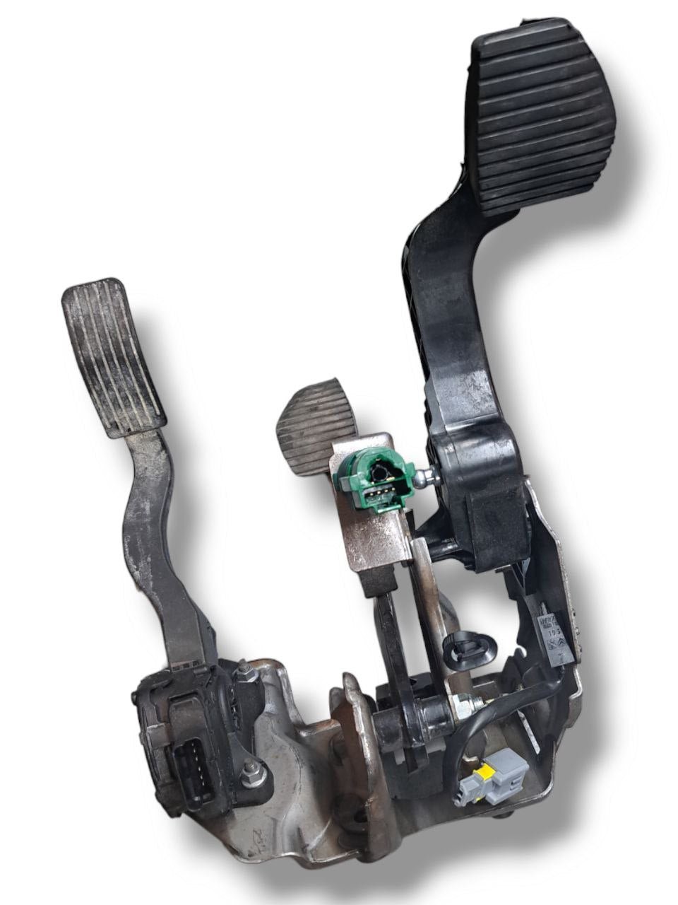 Brake + clutch + accelerator pedal kit PEUGEOT 208 1.4 (2015) COD:9682171580 - F&P CRASH SRLS - Used Parts