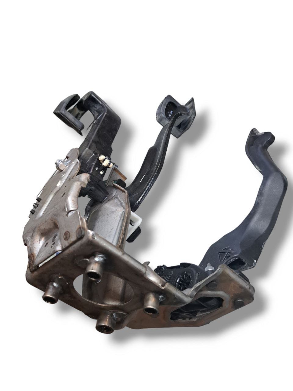 Brake + clutch + accelerator pedal kit PEUGEOT 208 1.4 (2015) COD:9682171580 - F&P CRASH SRLS - Used Parts