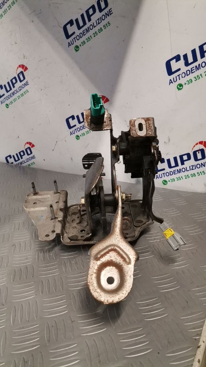 Kit Pedaliera Freno / Frizione Citroen C4 MK1 2.0 2005 cod: 96538767 - F&P CRASH SRLS - Ricambi Usati