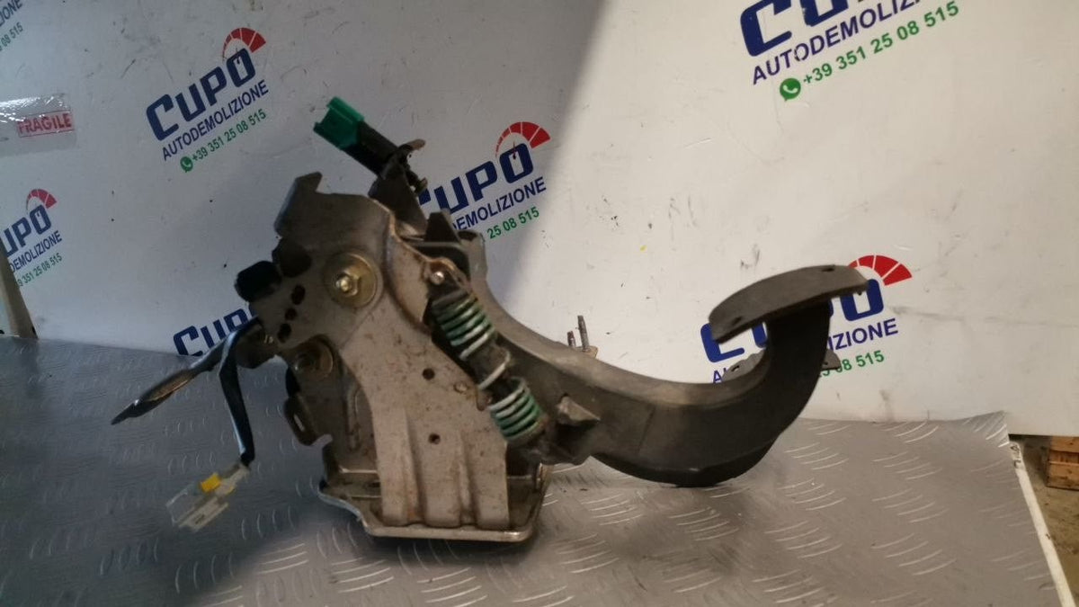 Kit Pedaliera Freno / Frizione Citroen C4 MK1 2.0 2005 cod: 96538767 - F&P CRASH SRLS - Ricambi Usati