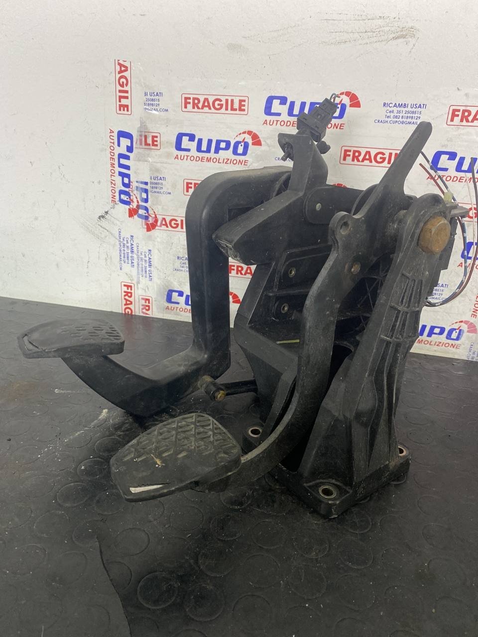 Pedal assembly (clutch + brake) Mercedes-Benz Sprinter W903 (2000) code: A9012902416 - F&P CRASH SRLS - Used Parts