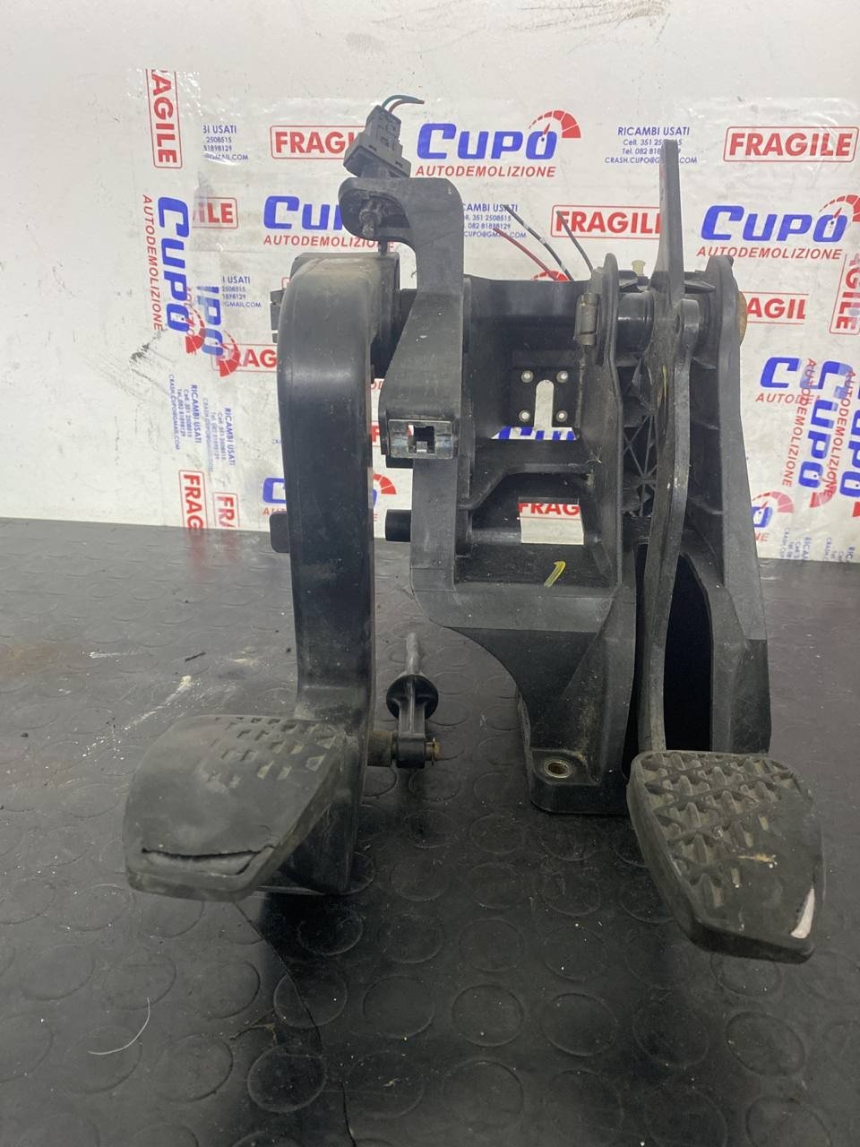Pedal assembly (clutch + brake) Mercedes-Benz Sprinter W903 (2000) code: A9012902416 - F&P CRASH SRLS - Used Parts