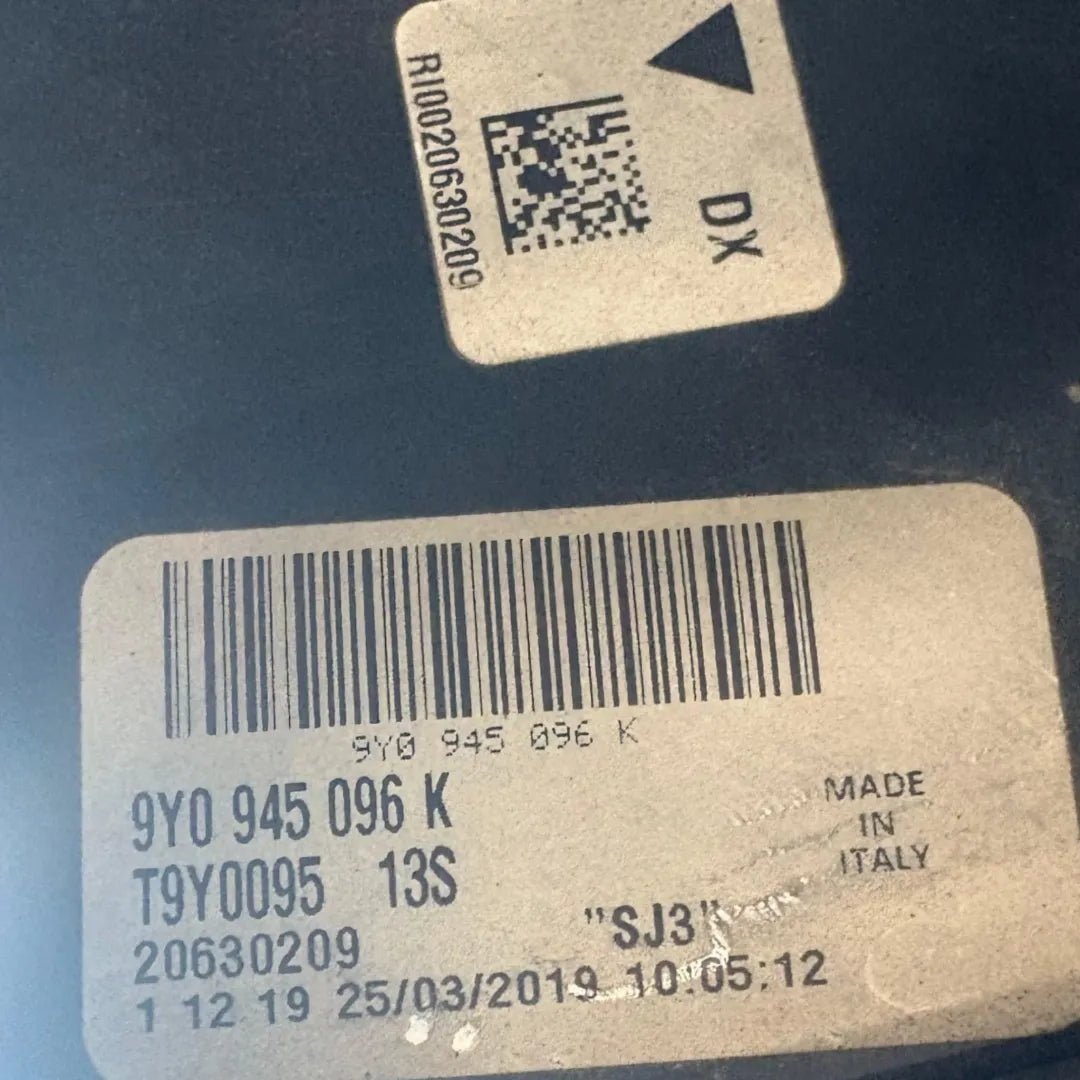 Dettaglio Fanale posteriore centrale Porsche Cayenne Coupé 9YB dal 2019 cod. 9Y0945081T - foto 3