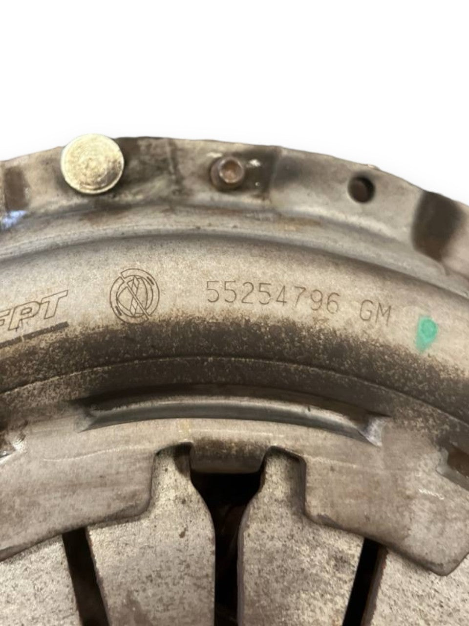 Clutch Flywheel Kit Fiat Tipo / Fiat Panda 312 / Fiat 500X / Fiat Punto / Fiat Doblo' / Fiat Qubo / Fiat Fiorino / Alfa Romeo Mito 1.3 Diesel (2015>) code: 55261926 - F&P CRASH SRLS - Used Parts
