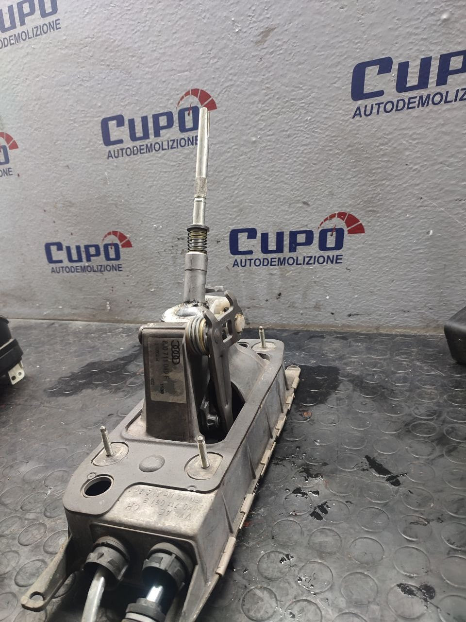 Leva cambio + corde Audi TT ( 8j - mk2 ) cod 8j0711049f - F&P CRASH SRLS - Ricambi Usati