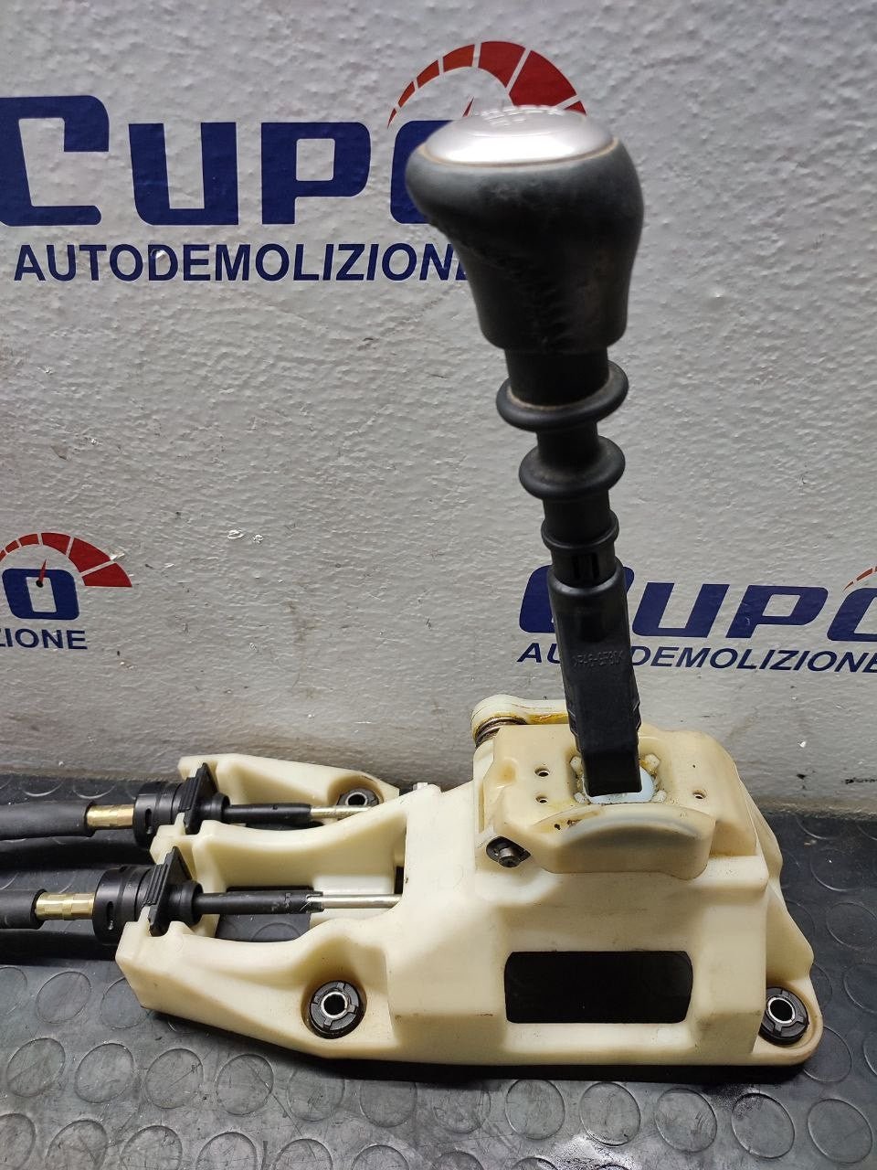 Leva Cambio Kia rio II Serie (2011) Cod:43700-1GXXX - F&P CRASH SRLS - Ricambi Usati