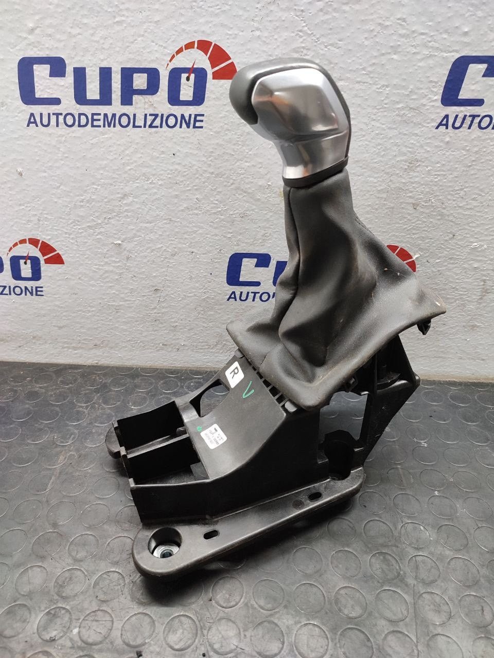 Leva Cambio Manuale 5 Rapporti Peugeot 208 (2014) Cod:1000413815 - F&P CRASH SRLS - Ricambi Usati